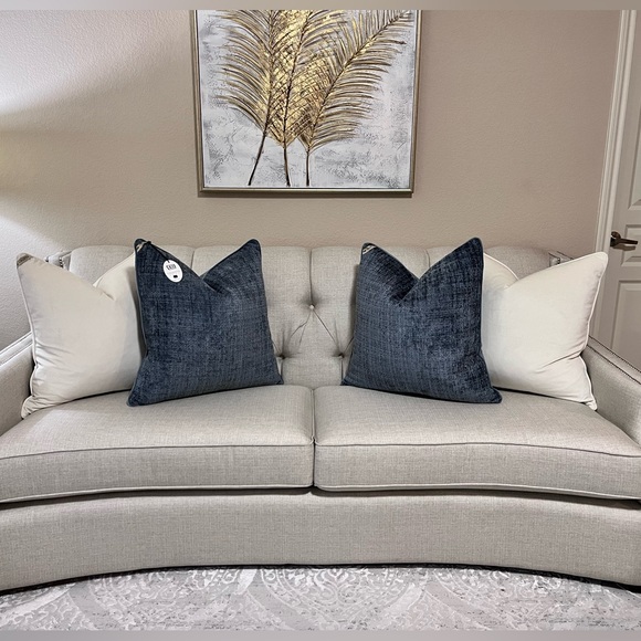 1-NWT CALLISTO HOME VELVET WEAVE DESIGN DECORATIVE PILLOWS (Read descrip… - Picture 16 of 17